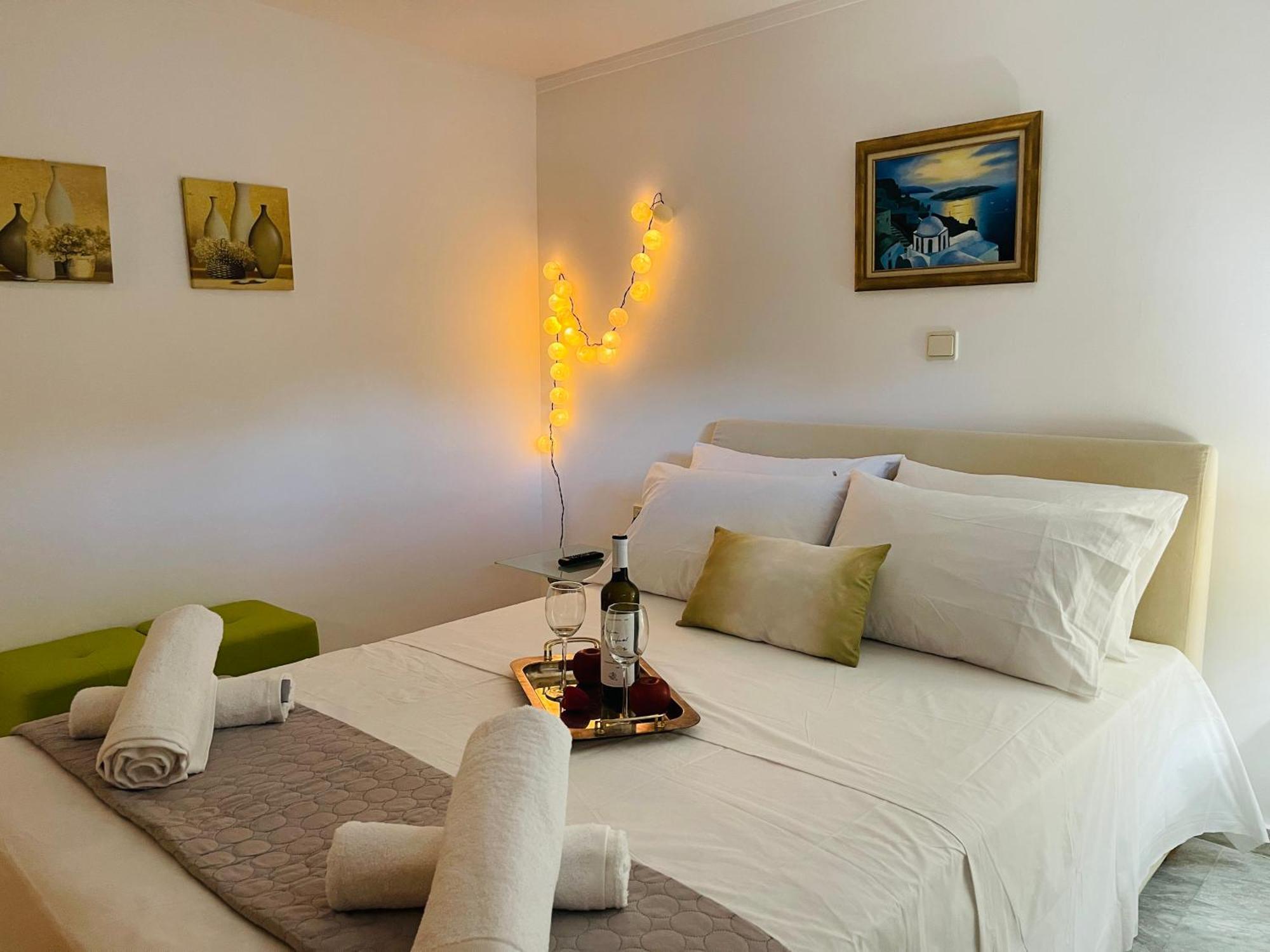 Erotospilia Porto Rafti Near The Athens Airportアパートメント エクステリア 写真